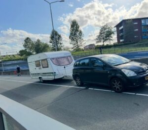 Caravan met pech zorgt voor hinder bij tunnel nabij Krolbad