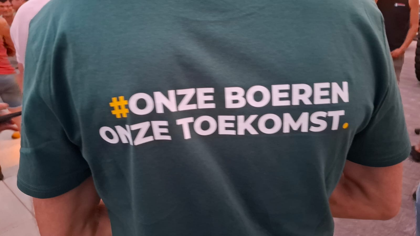 Boeren protesteren bij De Schakel tegen stikstofbeleid; ook Nijkerkse boeren naar Den Haag